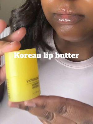 The winter time can be so much on your lips leaving them dry and cracked, this Korean lip mask works SO nice! It smells and taste good, and it leaves your lips feeling so smooth and moisturized! 💋💄 #koreanbeauty #kbeauty #lipmask #lipmasks #koreanlipmask #lipbalm 