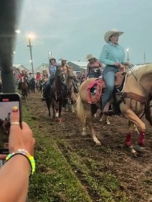 The friends you meet along the way to success and push you harder are all you need! @ᵀᵃʸˡᵒʳ ᴬⁿⁿ @Kamala @calli marsh🌻 @Bree⚡️🪩 @Jaden🪶🃏 #nbhasupershow #nbha #punchycowgirls #barrelracer #barrelbetty #fypシ #canchaser 