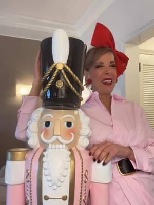 #lecoupleparfait #beverlyhills #beverlyhillshotel #cassenoisette #nutcracker 