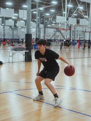 This is how you dominate your way to the rim—take notes! 🏀📝 #uypbasketball #BasketballSkills #AttackTheRim