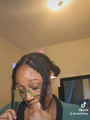 Replying to @danalynnday They really do, but I was so stressed I couldn't even celebrate finally getting the parts right 😂😂 #crochetbraids #4chair #partinghair #parting #beginner #DIY 