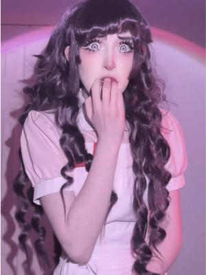 something about the holiday season just makes me want to cosplay danganronpa #mikan #mikancosplay #mikantsumikicosplay #mikantsumiki #sdr2cosplay #sdr2 #danganronpa #danganronpacosplay npa