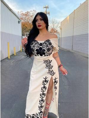 Diferentes estilos de vestidos en #valentinascreations_3 #fiestamexicana #ropamexicana #artesaniasmexicanas #enviosaestadosunidos #bordadosmexicanos #latina #TikTokShop #enviosdisponibles📦🚚 #vestidosbordados 