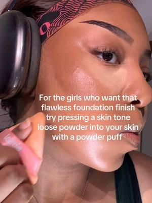 Replying to @ittybittypiggyThe results don’t lieeeee my skill don’t lieeee and this face don’t lieee #loosepowder #foundationhacks #flawlessfoundationroutine #fyp #onesizepowder #beginnermakeuptips 