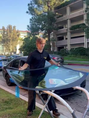 Skyler knocking out this Civic. Our field specialist Skyler is out here getting them knocked out ✅️🔥 Making it look easy. #orangecounty #autoglass #oc #windshieldreplacement #satisfying #windshieldrepair 