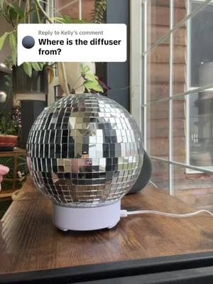 Replying to @Kelly It’s so pretty when the sun hits it in thr afternoon #oildiffuser #discoball #mirrorball #discoballdiffuser 