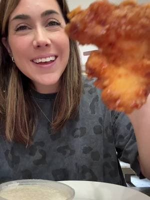 Korean fried chicken for lunch from a restaurant called Sweet Krunch! ##koreanfriedchicken##friedchicken##bonelesswings##soygarlic##foodies##foodtiktok##foodontiktok##FoodTok##mukbang##mukbanger##eating