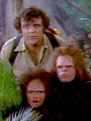 I’m so confused I don’t know which way to run either. #krofft #1970stv #chaka #kidsofthe70s #nbcsaturdaymorning #landofthelost #kidstv #saturdaymorningtv #70smemories @landofthelosttv #oeloperdido #familydrama #sitcom #familysitcom