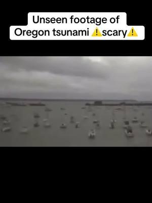 Thoughts?!😱 #tsunami #wave #thalassophobia #scary #oregon #ocean #naturaldisaster #foryoupage 