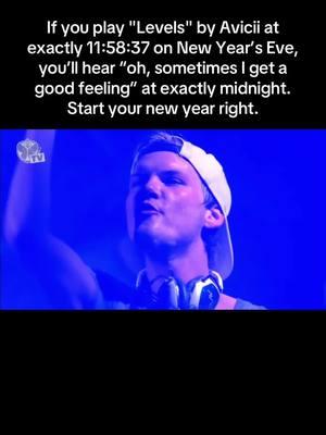 Avicii forever ◢ ◤ (🎥: @Tomorrowland) #avicii #edm #electronicmusic #dj #tomorrowlandfestival 