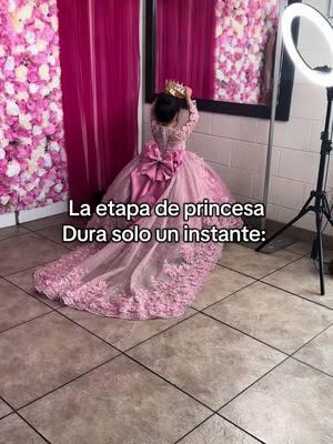 La etapa de princesa 👑 no dura toda la vida 😩🥹, no desaproveches el momento y cómprale el vestido 👗 antes que sea muy tarde . #vestido #princess #princesa #presentacion #vestidoprincesa #cumpleañera #disneyprincess #princesita #miniqueen #miniquinceañera #momentosinolvidables 