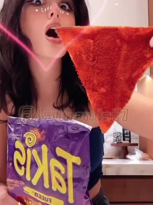 Giant Spicy Chip🔥🍕 Vs. Edible Crayons🎨🥢#giantspicychip #sssniperwolf #sssniperwolfedit #humor #Foodie #food #bubblegum #sssniperwolffanpage #cooking #amsr #meme #viral #fyp 