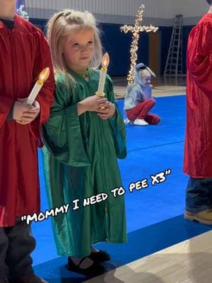 “Mommy I need to pee” 😂🫶🏼 #preschool #christmasplay #fyp #funny 