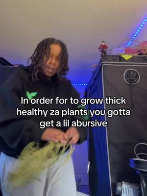 I be breaking my plants arms fr #fyp #growtok #plants 