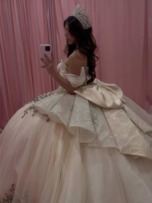 Al millón con mi Vestido🎀 #Moda2000 #quinceañera #quince #dresses #xvaños #quincedress #quinceaños 