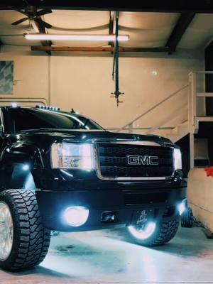 Like the video if you would drive this duramax! #fyp #repost #trucks #truckbuild #bagged #airout #americanforcewheels #14wides #gmc #duramax #truckedit #baggedtrucks #fypシ #sexytruck #LearnOnTikTok #viralvideo #trending #satisfying #videoedit #follow #success #motivation #chromegetsyoudome 