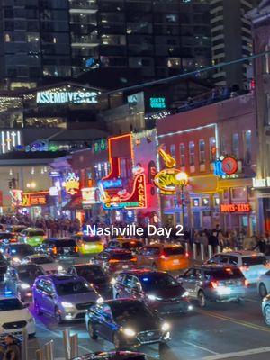 Nashville Day 2 | Visting the Gulch and of course Broadway🔥 #fyp #nashville #fridaynight #foryou #Vlog #redneckriviera #broadwaytn #kittenishnashville 