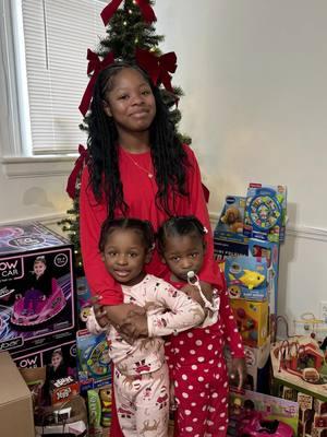 My girls enjoyed their Christmas and that makes me so happy 🥹 #fyp #isistkeyah #Vlog #merrychristmas #giftopening #demi #mella #melly #christmasday #gifthaul #christmashaul #toys #clothes #sneakers #jordan11 #dunks #asics #bodyspray #hooverboard #trampoline #bumpercars #pink 