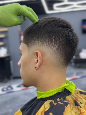 Cono de reventón de 16 guardias 😮‍💨#16guard #blowouttaper #blowout #surrey #vancouver #surreybarber #vauncouverbarber #taper #haircut #fyp #tredingvideo #texturedhair #hair #hairstyle #lineup 