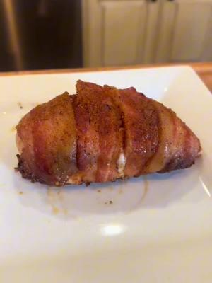 This bacon jam stuffed, bacon wrapped chicken breast is going to be your family’s next favorite dinner! Try it out sometime, and thank me later! #thatswhereitsat #bbqwithbigjake #heathrilesbbq #shootintheque #heathrilesbbqproducts #fyp @Heath Riles BBQ 