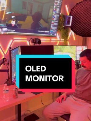 Why is your oled monitor turned off? #oled #monitor #gamer #gaming #stream #streaming #tech 