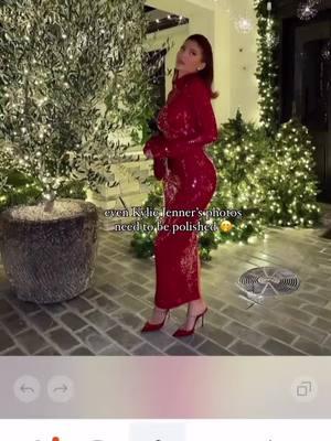 AI Remover will get your back, even if you’re #kyliejenner 🥰🔥 Your Xmas photos deserve to shine this season! Try #airemover today and watch the magic  happen✨ link in bio  #facelabapp #flawlesspic 