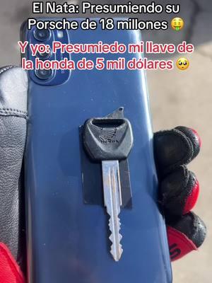 Cuando te crees Natanael Cano #natanaelcano #funda #lipstick #pintalabios #porsche #motos #honda #fyp #viralvideo #greenscreenvideo 