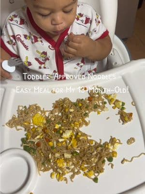 Whipping up a quick noodle meal for my little one 🍜. He loved every bite—clean tray in no time!  . . . #ToddlerMeals #MomLife #QuickMeals #jnpswirl#ConSantanderConecto 