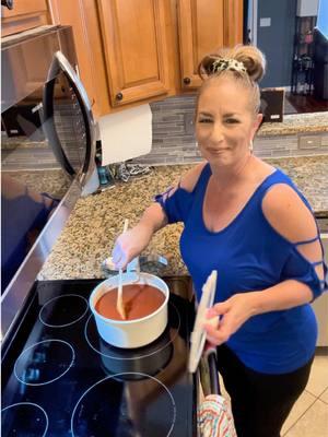 It's sauce!! NOT gravy!! 😉 #saucenotgravy #italianfood #italiancooking #italiangirl #italiancuisine #italianculture #cookingitalian #growingupitalian #newyorkitalian #icancook #icancooktoo #yummyfood #italiantraditions #italiantradtion 