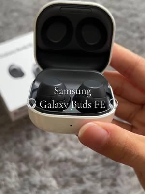 “🎶 Samsung Galaxy Buds FE = Comfort, style, and epic sound! Secure fit, touch controls, auto audio switch, and built-in voice assistant—all in sleek graphite. Ready to vibe? 🎧✨ #WirelessFreedom #GalaxyBudsFE #samsunggalaxy #samasung #earbuds #earbudswireless #unboxing link in bio