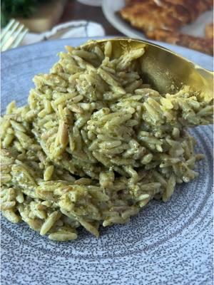 There’s something about creamy pesto orzo😋 #orzo #pesto #pestopasta #chickendinner 