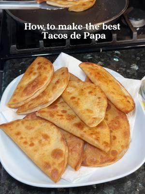 Obviously tacos de papa are boiled potatoes BUT they shouldn’t JUST be mashed potato 🥲  Add some cheese (cotija is the best flavor wise) and some garlic and seasoning for some extra uuffff  Tacos de papa 🥔 recipe below!  1. Boil 4 potatoes, and 1 garlic clove for around 20 mins 2. Peel your potatoes, and Mash up your potatoes and your 1 garlic VERY WELL  3.  Add in some mozarella and cotija cheese 🔥  4. Form your tacos and fry them in oil until golden.  5 stuff them with thin shredded lettuce, crema jocoque or mexican crema, some more cotija cheese, and tomato salsa! 🍅 #cboothang #cboothangcooks  #tacosdepapa  #cookingcreator #creator #cooking #mexicanfood #mexico #food #Foodie #delicious #deliciousfood #cookingchannel  #cookingathome  #mexico #mexicangirl🇲🇽  #mexicancontentcreator #mexicancooking #mexicancookingcontentcreator #latinacontentcreator #latinaugccreator #lacontentcreator #cookingcontentcreatorinla #lafashioninfluencer #labeautyinfluencer