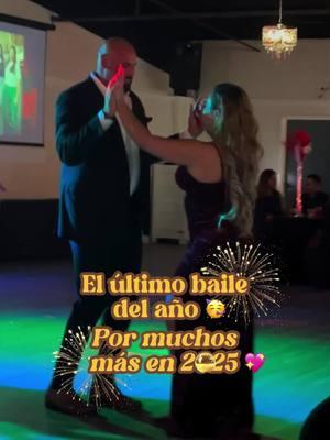 ¡El último baile del 2024! 💃🕺 Gracias por otro año increíble. ¡Les mandamos muchos abrazos y esperamos que igual disfruten mucho estas fiestas! #NewYearsEve #AlonsoYAlonso #AbogadosDeInmigracion #Holidays #LatinoPower