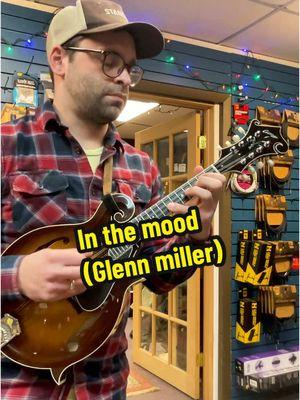 I used to play this tune back in my high school jazz band days lol. Nice to see it works well on mandolin. #glennmiller #mandolin #mandolinmusic #bluegrass #bluegrassmusic #jazzmusic 