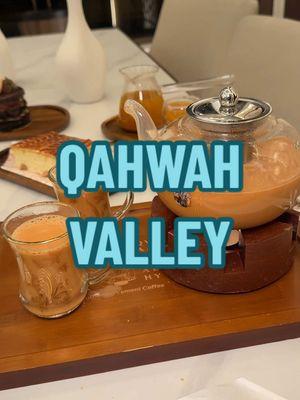 Coffeehouse slander will not be tolerated because if we can have a coffee shop on every corner here in NYC, we might as well make it more Muslim-friendly. 😂‼️👊🏽 @qahwah_valley_manhattan just recently opened up right by the UN Headquarters (yeah, you gotta walk a bit from the nearest subway station) and they’re priding themselves in providing a Muslim-friendly space with events. I was there when a sisters paint night was happening. Def hit them up if you’re looking to host something in their space. The ambiance has quite the luxurious feel to it with great white, beige, and aesthetics and interior design. The velvet cushioning seating contributes to the experience. My top favorite items were the honeycomb bread, Spanish latte, iced pistachio latte, and strawberry mojito - & you know us Muzzies love our non-alcoholic mojitos.🍹 If you order the chai in tea pots, make sure you ask for it to be sweetened in advance when placing your order because they provide it unsweetened. All meats in the pastries are certified halal from a halal bakery in Paterson, NJ. No poultry items used. Qahwah Valley 📍630 1st Ave., New York, NY 10016 #halal #cafe #yemenicafe #chai #coffee #yemenicoffee #nyc #halalcafe #nyccafes #newcafe #nycbucketlist #manhattan #halalcafenyc #halalfood #halaleats #nyceeeeeats #eatingnewyork #muslimowned #adenichai #mocktails #desserts #cake #pastries #midtown #midtowneast #food #halalblog #halalblogger #muslimfoodies 