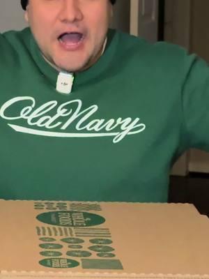 Eating a pizza every day for 100 days Day 1 #pizza #chalenge #mukbang #bigback #bigbackactivities #foodtiktok 