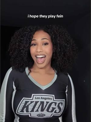 they indeed played fein at the king’s game #lakings #NHL #fein #icecrew #nhlcheerleader #hockey #lakingsicecrew