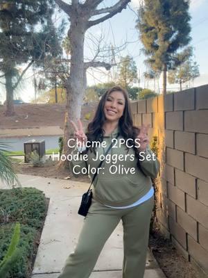 I could live off of sweats and hoodies during winter season 🥰 So comfy! Check out my showcase to grab yours! #EnergiKuatTiapLangkah #chicme #chicmeofficial #chicmefashion #womensjoggers #womensfashion #womensclothing #TikTokShop #tiktokshopfinds #fy #fyp 