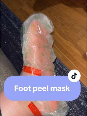 See ya in a week for the results 🤪 #footpeel #footpeelmask #callusremoval #callusremover #footmask #feetpeeling 