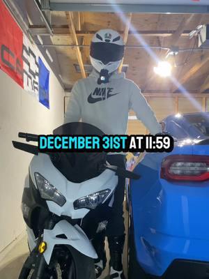 Are You Unfollowing Vexbolts December 31st at 11:59 pm? #vexbolts #ninja400 #motorcycle #sportbike #bike #biketok #beginner #fyp 