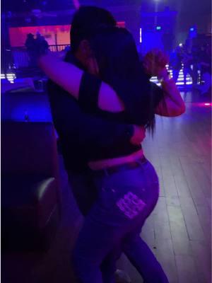 Mi favorito Bailador. Vayan y síganlo 😮‍💨😊😮‍💨🔥 @Bailando-con_Sender🕺  #conelamigo #baile #bailando #fyp #bakersfieldcalifornia #lamovidanightclubdebakersfield #unadeanoche #4yp #viral #viraltiktok #paratipage #followme #signame #ilovedancing #parati #like #fypシ 