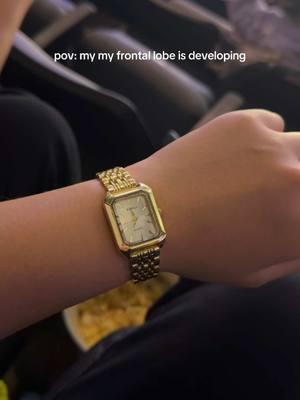 This watch is so useful and it's cute 😍 #watch #fashion #fashionwatch #gold #jewelry #frontallobe 