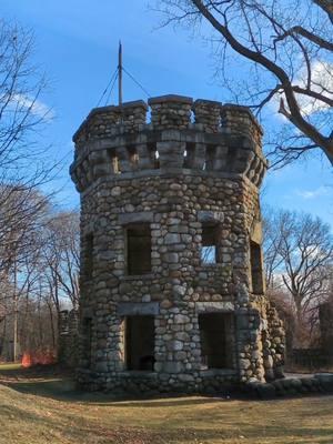 📍Bancroft Castle in Groton, MA / let's explore New England's hidden gems together #newengland #castle #PlacesToVisit #history 