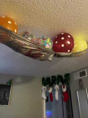 #confetti #balloon #newyearseve #idea #babyfun #boy #momonmission 