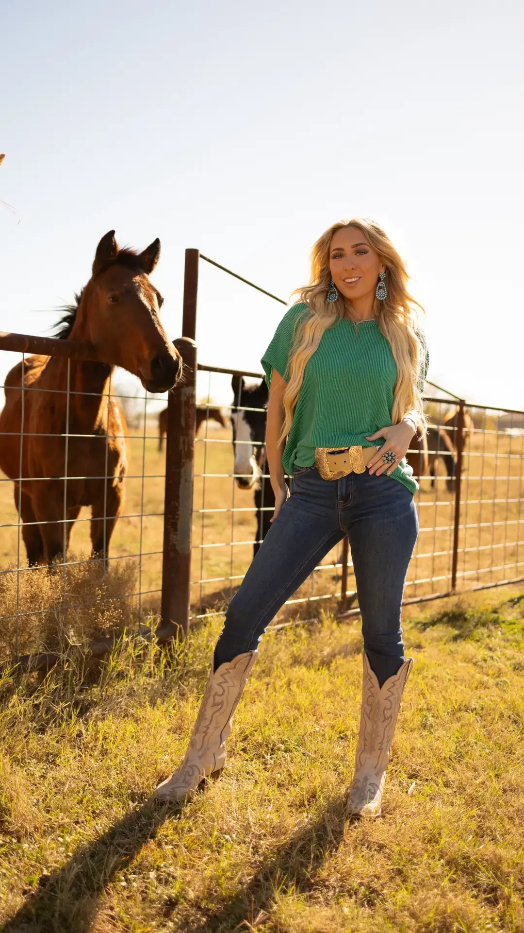 Right where I’m supposed to be 💚🐴 Top by @andreebyunit X Boots by @DanPostBootsCo #danpostpartner #fyp  #westernstyle #westernfashion #cowgirlfashion #txgirls #texasgirls