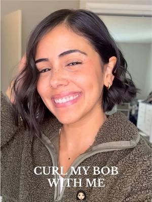 Dirty hair means curly hair 👩🏻‍🦱 #shorthair #shortbob #bobcut #shorthaircut #shortbobhaircut #shortbobstyle #haircuttutorial #curlingiron #curlinghair #longtoshort #hairtransformation #hairtok #shortbobhairstyle #bobhairstyle #haircut #hairstyle #curlyhair 