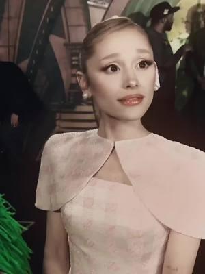 Even she was weirded tf out.. | cc: r.e.m.presets #arianagrande #arianator #arianagrandeedit 