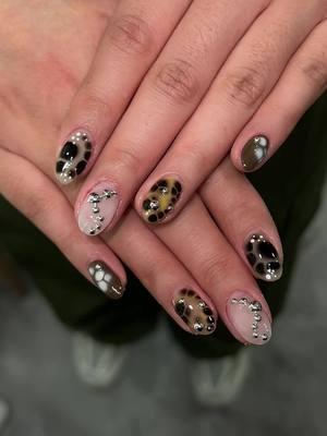 one of the many month nails for January | donebyqin my wonderful second artist  #nailinspo #nailartist #nycnails #nycnailtech #edgynails #bloominggelnails #monthlynails 