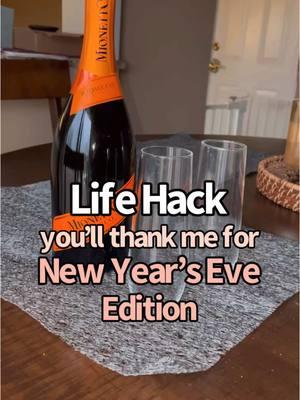 Save this hack if you forget to put your champagne in the refrigerator tomorrow! Works every time! 😜🥂🥳 #newyearseve #newyears #newyearsparty #newyearsevedrinks #champagne #LifeHack 