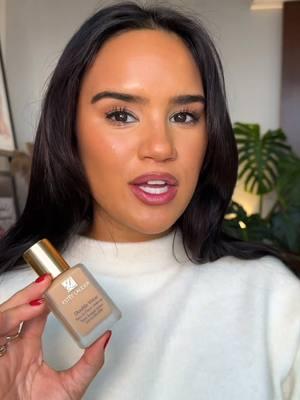 #DoubleWear foundation is perfect base for all of your holiday festivities. #FoundationTutorial #HolidayMakeup​ @dacey cash ​